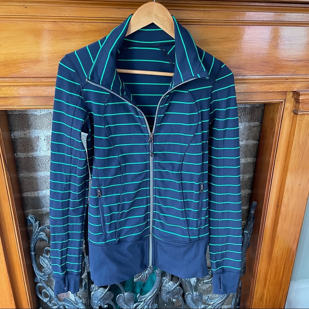 Lululemon Nice Asana slalom stripe inkwell full zip track jacket size 6